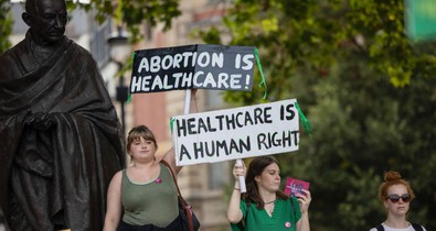 A szívhang kényszerű meghallgatása az abortuszok számát nem csökkenti, csak a nők jogait csorbítja