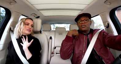 Brie Larson és Samuel L. Jackson Ariana Grande új slágerét éneklik a Carpool Karaoke-ban