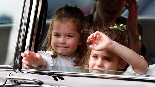 Ez a kislány ellopta a show-t a királyi esküvőn: nem fogod elhinni, kinek a lánya!