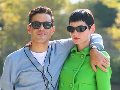 Véget ért a szerelem: két év után szakított Rami Malek és Emma Corrin