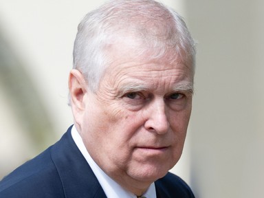 Összeomolhat a brit monarchia, András volt herceg botránya romba döntheti a királyi családot