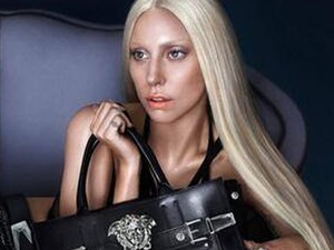 Lady Gaga a tökéletes Versace nő