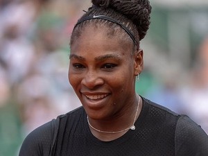 Mindenki Serena Williams cáparuhájáról beszél