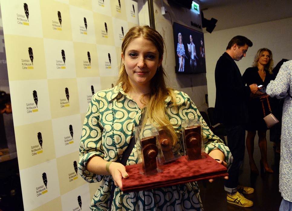 Cseri Hanna három díjat nyert idén, ami példátlan ilyen fiatal művészeknél