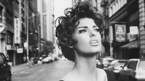 Pénzéhes és nagyon dögös - 50 lett a szupermodell!