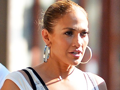 Jennifer Lopez felvette a kedvenc nyári ruhádat