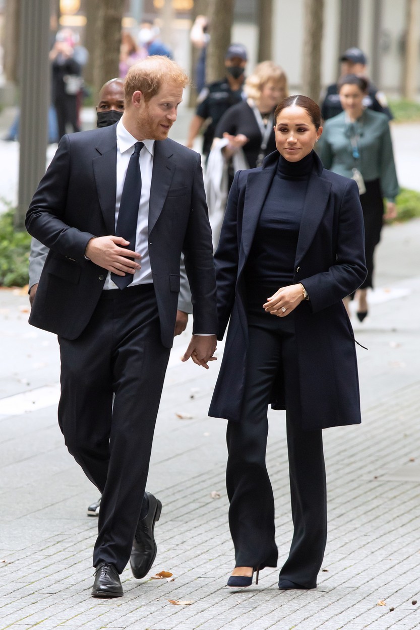 Meghan Markle szettjei egyre merészebbek New York-ban, mi pedig szóhoz sem jutunk tőle!