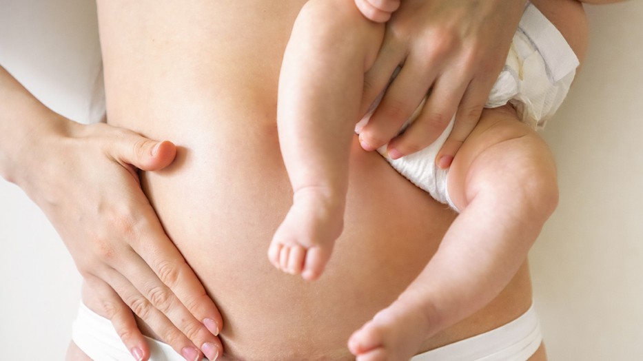 6 tipp, hogy szülés után is feszes legyen a bőr a hasadon