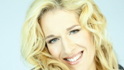 Wolf Kati: Farmeres anyuka és glamúrosan csillogó díva