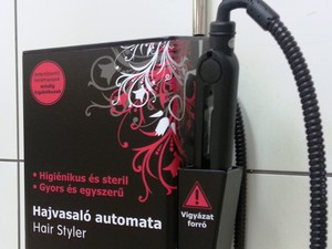 Szépülj vásárlás közben: instant fodrász elsőként az Arena Plazában