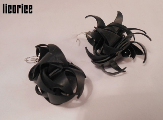 Így születik gyönyörű ékszerként újjá a bicikligumi