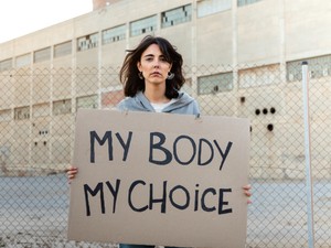 Az Európai Unió határozott véleménye: fenn kell tartani a biztonságos és legális abortuszhoz való jogot