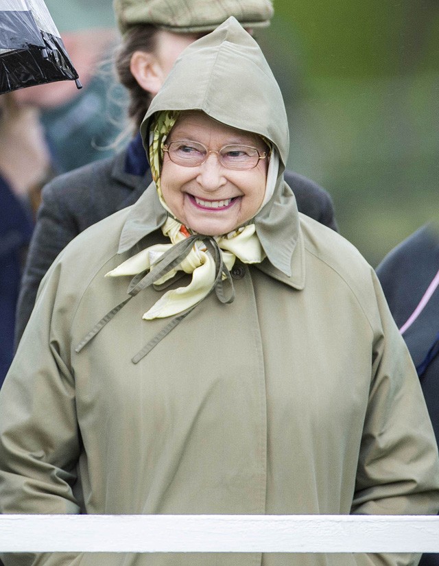 Persze néha ő is kirúg a hámból és vagánykodik 