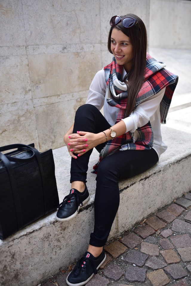 Kollár Annától egy olyan szett, ami minden helyzetben megállja a helyét