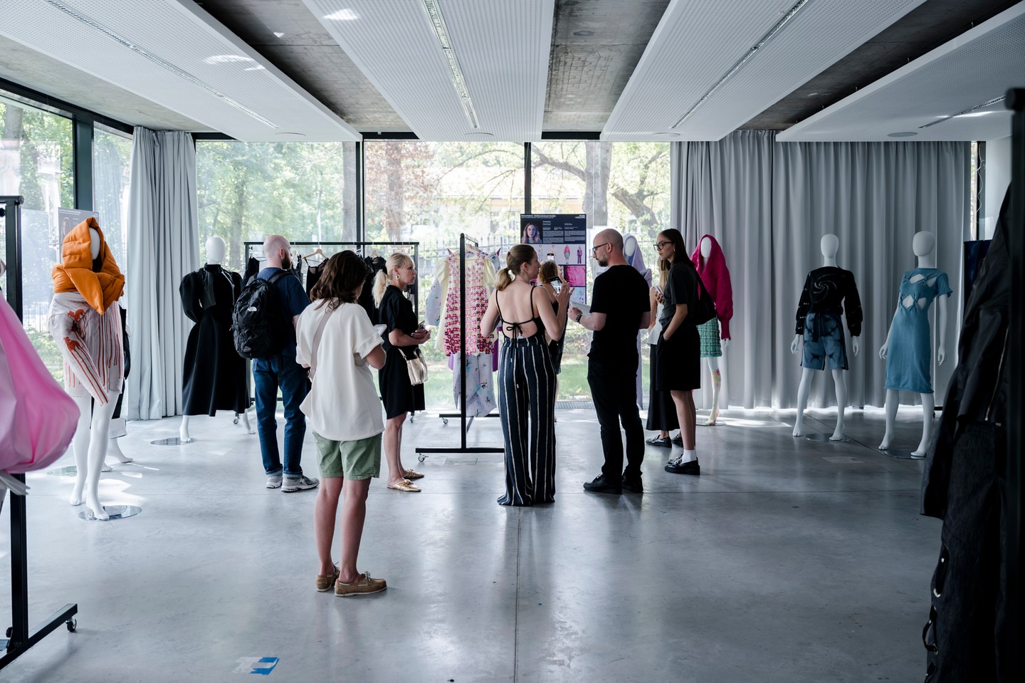 MOME végzőseinek kollekcióját egy kiállítás keretében is meg lehet tekinteni