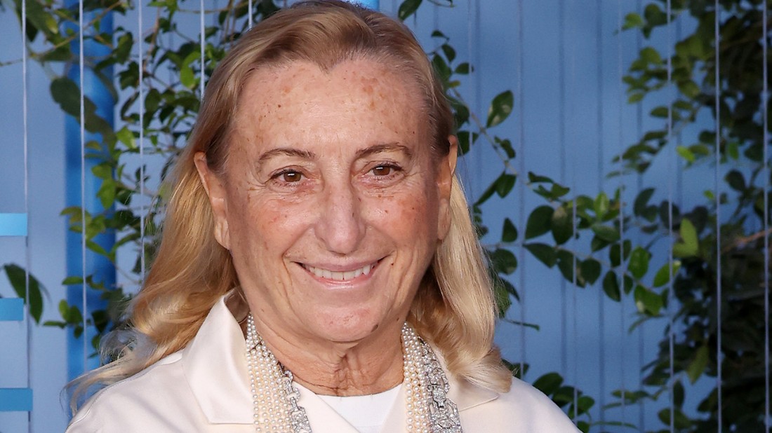 Miuccia Prada nemcsak forradalmasította a divatot, hanem a nemek közötti egyenlőséget is hangsúlyozta