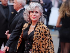 Nem hiszünk a szemünknek! A 86 éves Jane Fonda istennőként tündököl a cannes-i filmfesztivál vörös szőnyegén