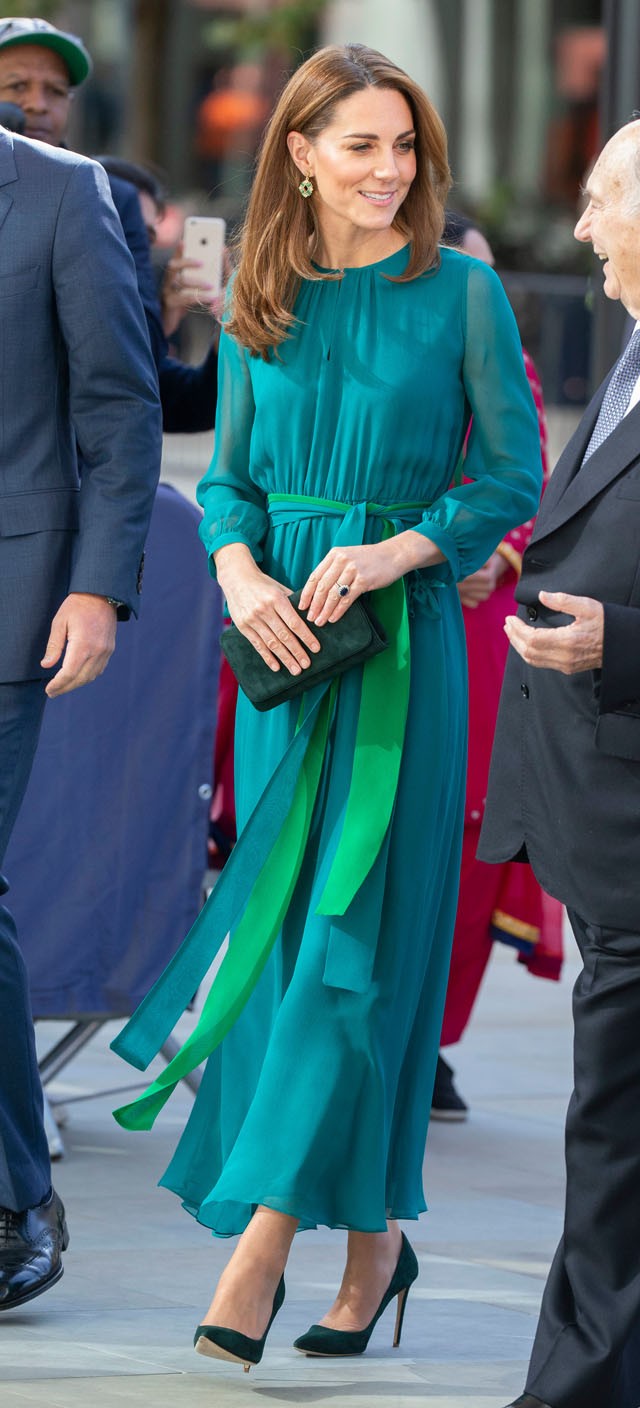 Katalin hercegné tudja, mi áll neki a legjobban: ez a ruha telitalálat