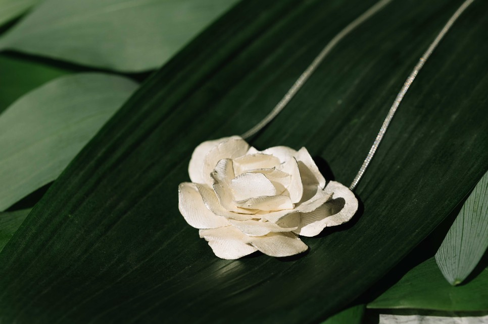 Fekete Fruzsi ékszer, Fotó: Liszkay Lilla