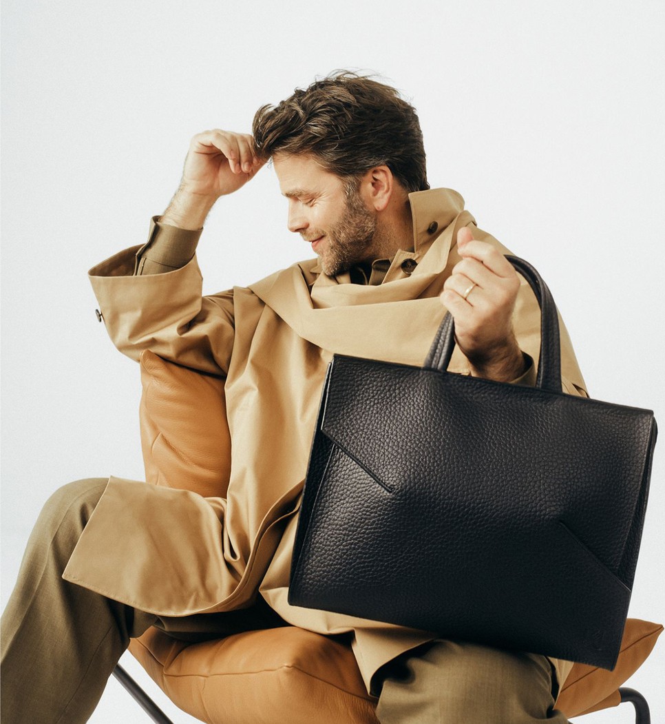 Hlatky-Schlichter Hubert az AGNESKOVACS magyar márka kampányfotóján