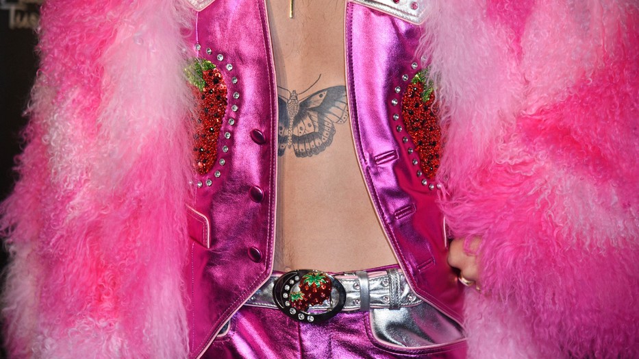 A férfi öltözködés felszabadulni látszik, már csak széleskörű elfogadásra lenne szükség