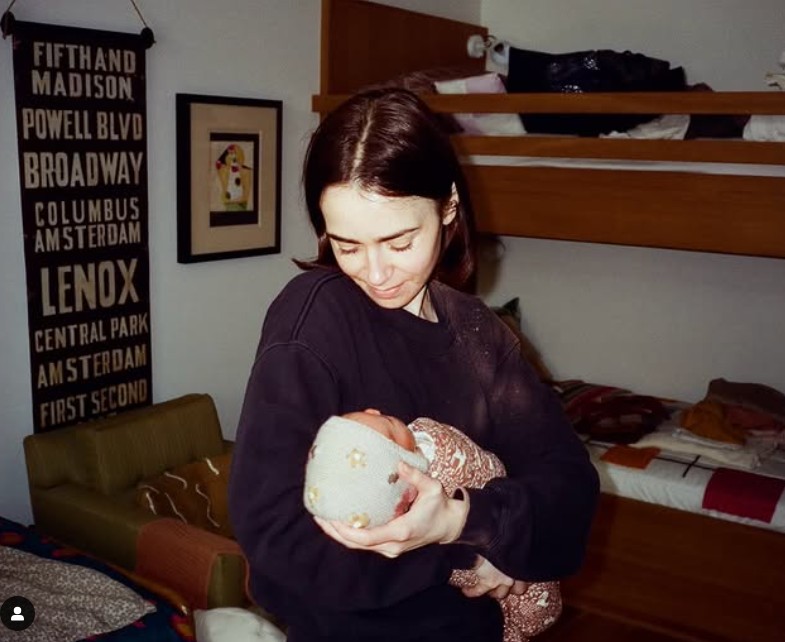 Lily Collins és kislánya, Tove