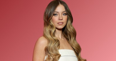 Sydney Sweeney istennőként ragyog a vörös szőnyegen, mintha csak Marilyn Monroe-t látnánk