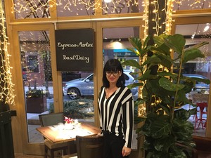 Vajda Alexandra ma a fekete-fehér sikkes összeállításra esküszik!