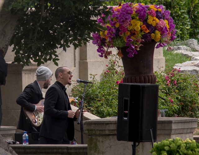 Chester Bennington Chris Cornell temetésén