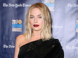 A kukazsák sajnos még Margot Robbie-nak is rosszul áll