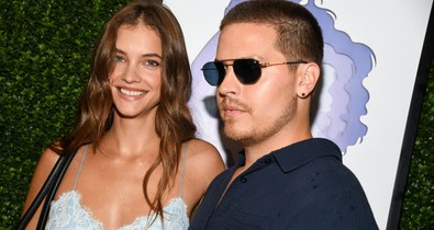 Palvin Barbara és Dylan Sprouse között csak úgy izzik a levegő, szerelmes fotóik mindent elárulnak a kapcsolatukról