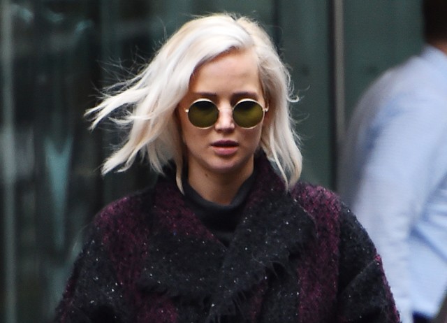 jennifer lawrence, napszemüveg, kerek napszemüveg, rosszul áll, napszemüvegválasztás, arcforma