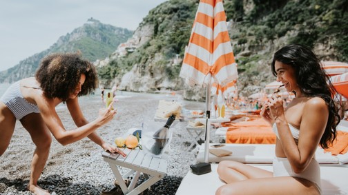 Az Instagramon látott, profin szerkesztett életek sokszor köszönőviszonyban sincsenek a valósággal, mégis ide menekülünk