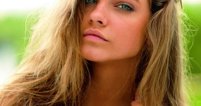 Calzedonia fürdőruha-katalógus Palvin Barbarával
