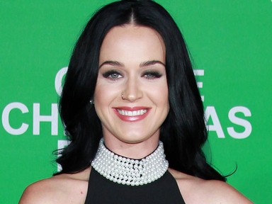Nee! Katy Perry SZŐKE lett
