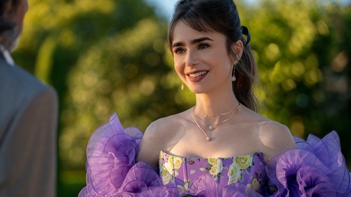 35 éves lett az Emily Párizsban színésznője - íme 10 szett, amiben született stíluskirálynő