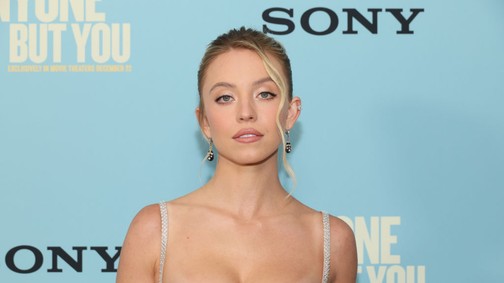 Sydney Sweeney átlátszó fűzője a legizgalmasabb darab, amit valaha láttunk
