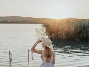 Lángi Dorka pöttyös ruhája egy igazi klasszikus darab