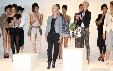 A show végén Gwennek tapsoltak.