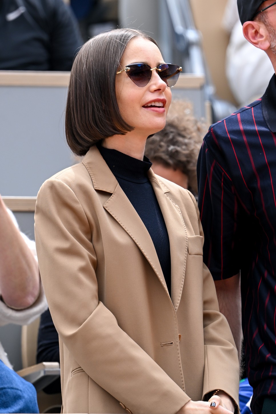 Lily Collins olasz bob frizurája az egyik legtrendibb választás jelenleg