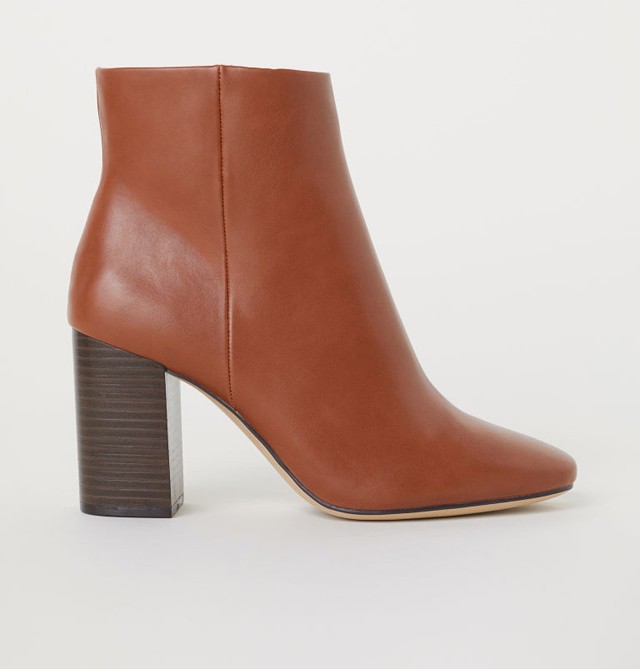 Selena Gomez díva szettje olyan vagány, hogy eldobod az agyad