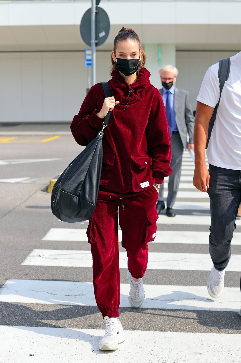 Palvin Barbi hurrikánként söpört végig a milánói divathéten