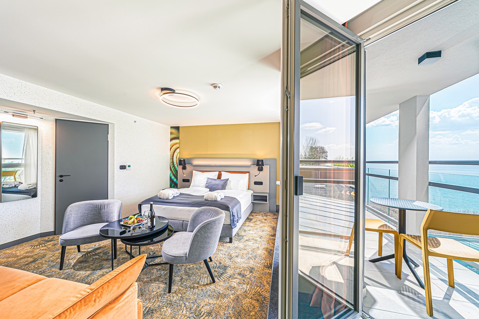 HEL ROOM 9339-Editjpg másolata