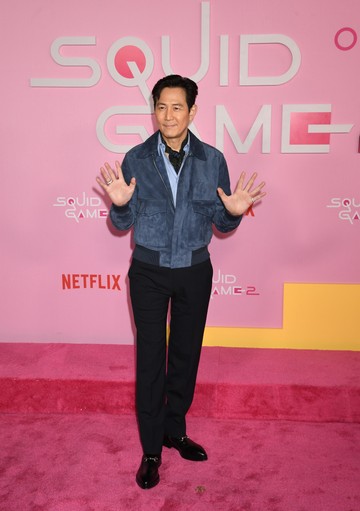 Lee Jung-jae a Nyerd meg az életed főszereplője, aki Gi-hunt, vagyis a játék eltörléséért küzdő 456-os játékost alakítja. Az első évadban nyújtott teljesítményéért többek között Emmy-díjra és Golden Globe-díjra is jelölték.