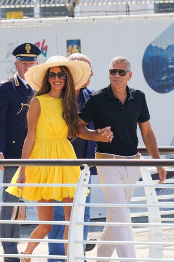 Mint két tinédzser: hiába vannak együtt évek óta, George Clooney és Amal Clooney pont olyan szerelmes, mint kapcsolatuk hajnalán