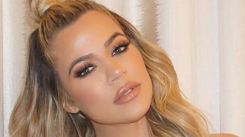Khloé Kardashian erre a highlighterre esküszik! És mindössze 6 dollár!