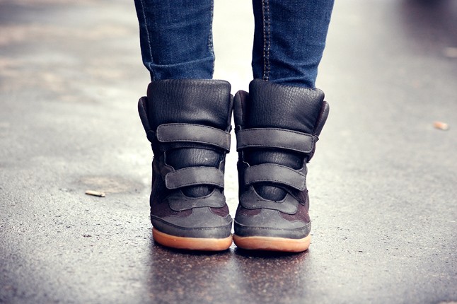 Iszak Eszti hétfői szettje