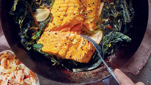 Igazi ínyencség: kurkumás lazac kókuszcsipsszel