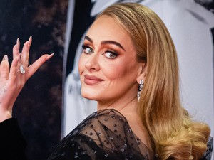 Adele elzokogta magát a koncertjén és nyomós oka volt rá