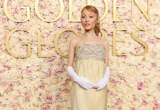 Nicole Kidman és Angelina Jolie gyakorlatilag pucéran, Miley Cyrus a világ legnagyobb dekoltázsában ragyogott a 2025-ös Golden Globe-on: itt vannak a legemlékezetesebb ruhák